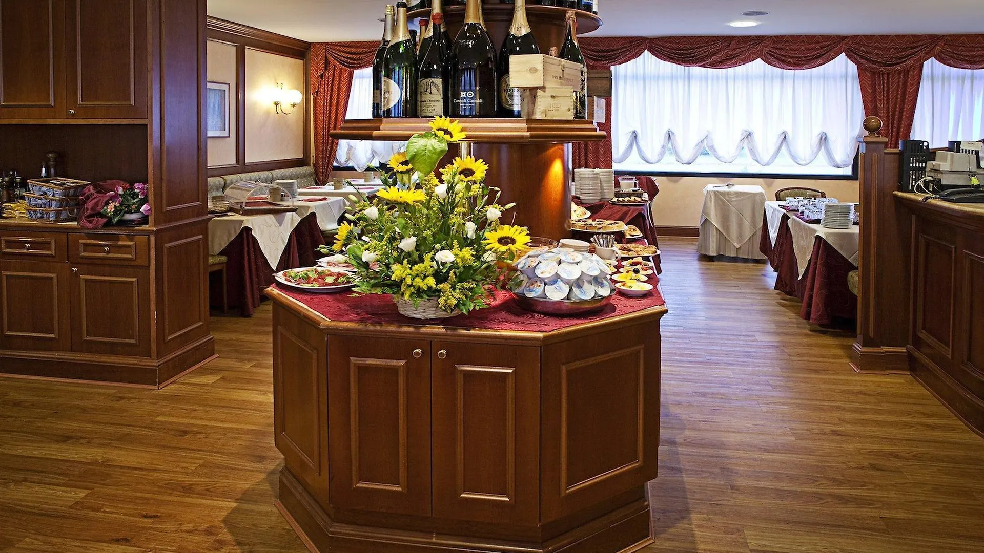 Rege Hotel San Donato Milanese 4*,