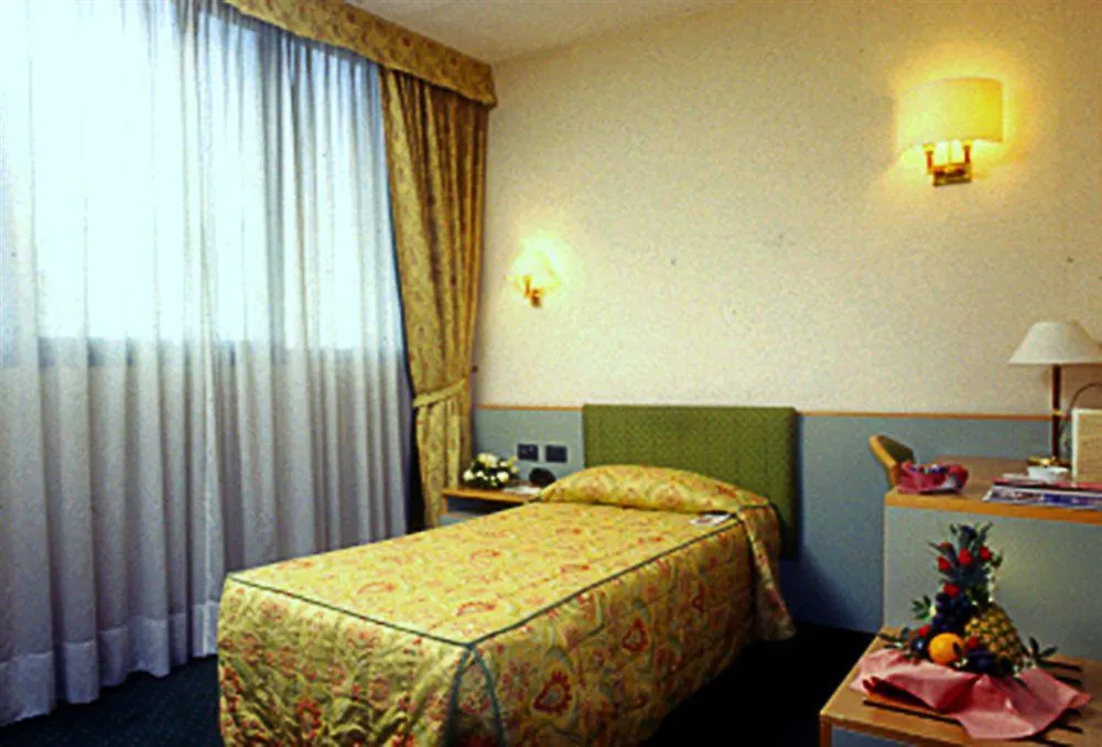 Rege Hotel San Donato Milanese 4*,  İtalya
